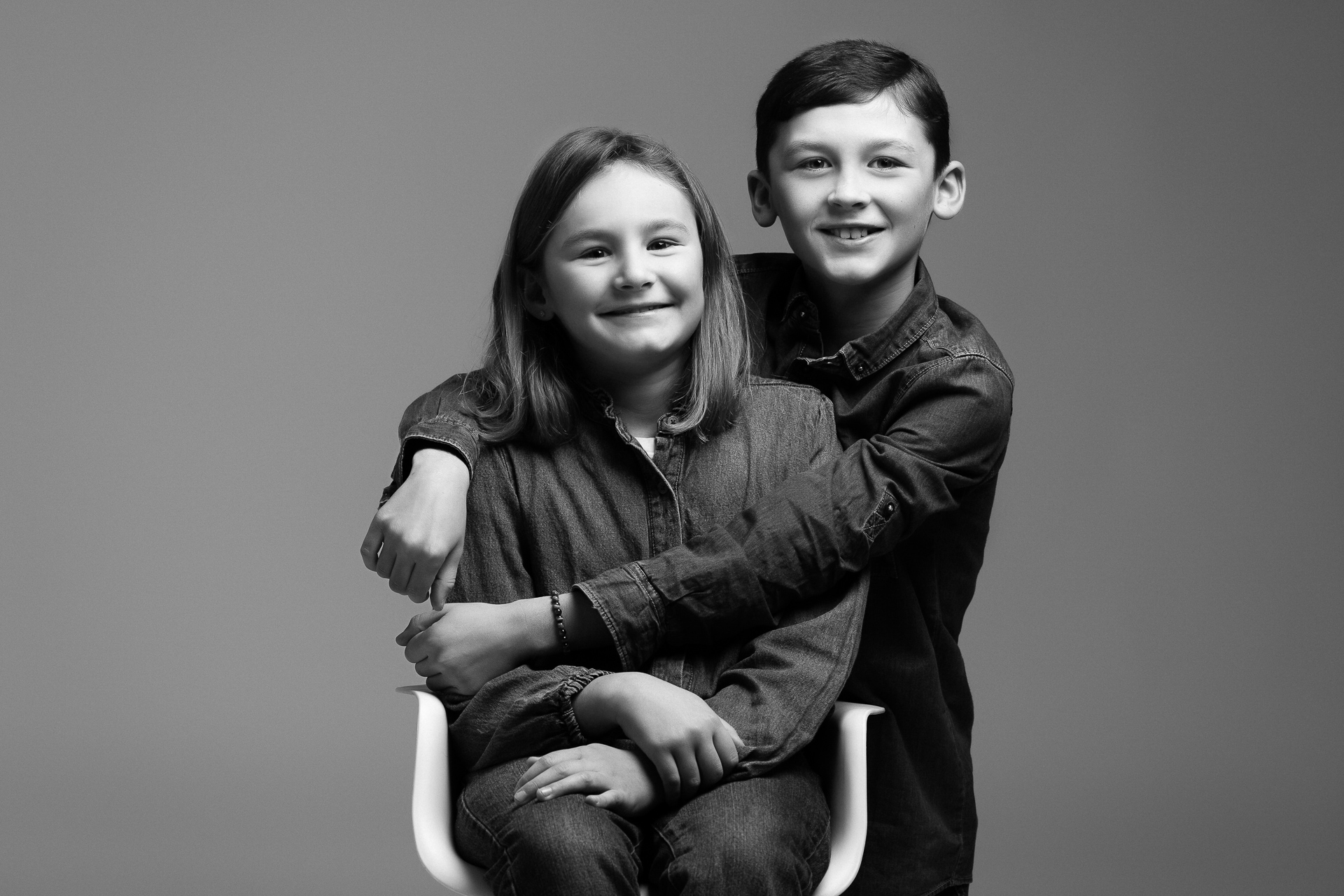 Portrait frère et soeur, pour garder de beaux souvenirs des enfants avant qu'ils ne grandissent