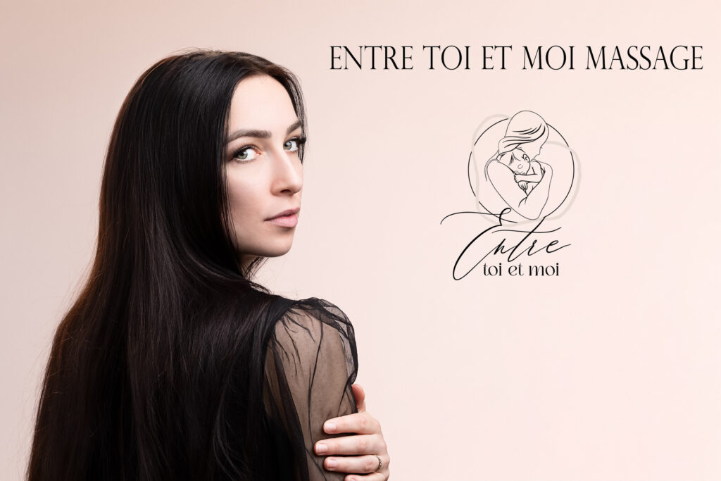 portrait-professionnel-site-Marine-Berard-Massage-grossesse-naissance-photo-studio-evidence-estelle-pusignan-rhone-isere-ain-site Photographe professionnelle en studio à Pusignan, je réalise vos portraits et reportage métier en studio ou sur votre lieu de travail, ici portrait d'une praticienne bien-être spécialisée femme grossesse naissance