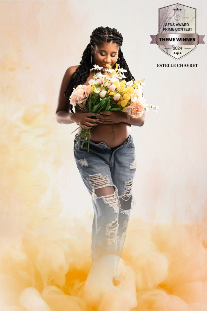 Portrait grossesse bouquet de fleurs récompensé AFNS Theme Winner