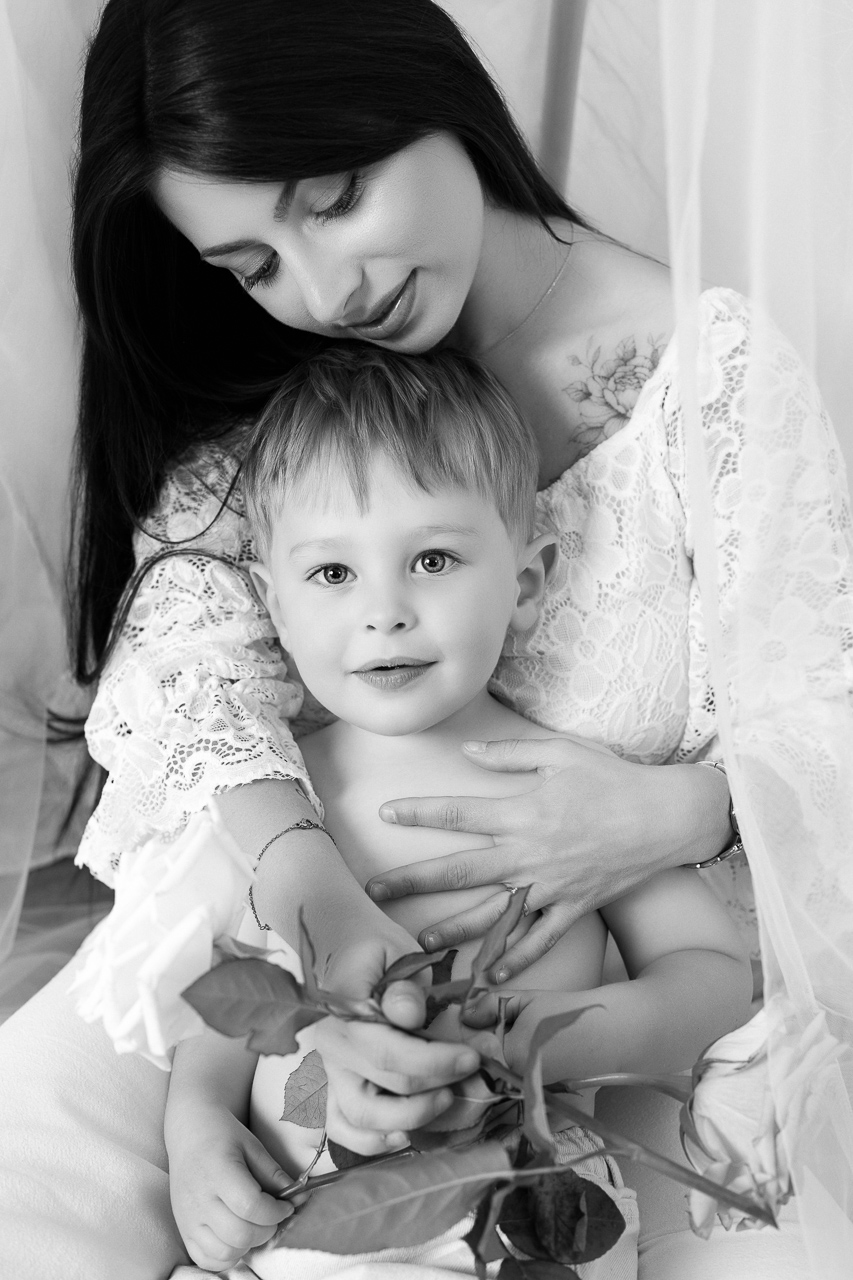 Câlin maman enfant séance photo Fête des mères